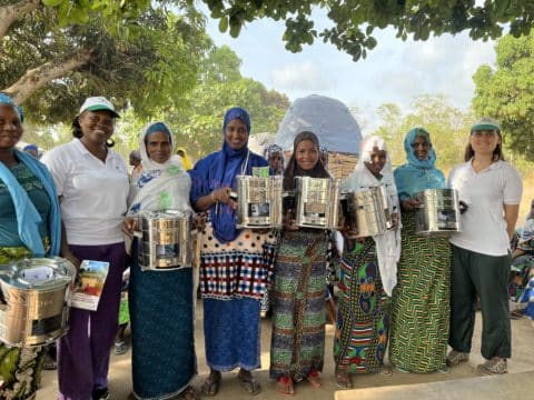 How Are Emission Reductions Calculated in Cookstove Projects?